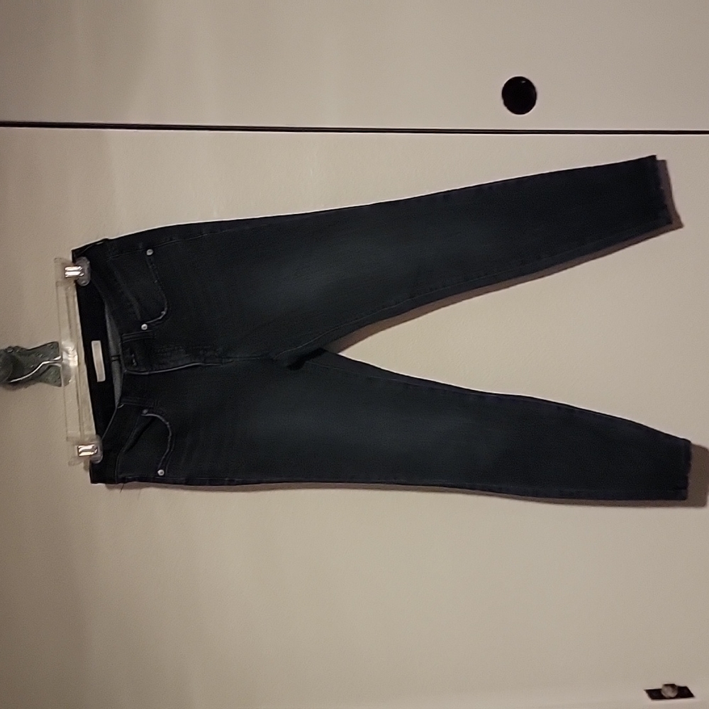 Lauren Conrad/LC Skinny Jean. Blue Denim with slight fraying detail. Like New  8